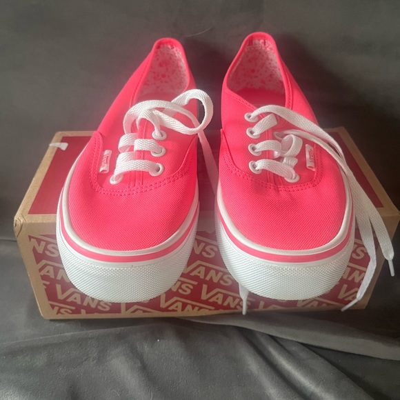 Neon pink diamond bottom Vans - Picture 2 of 4